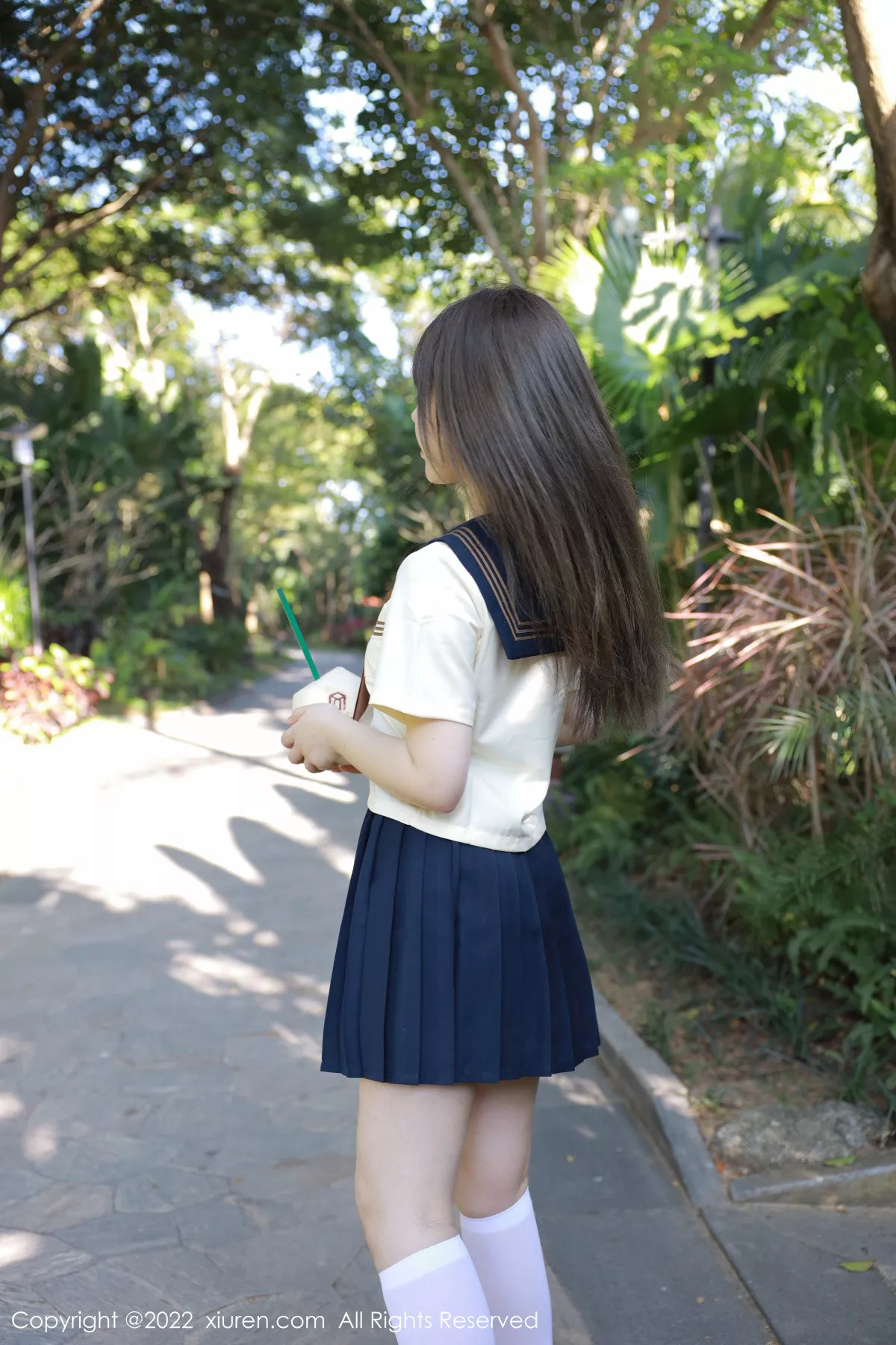 XiuRen第6021期_女神Evelyn艾莉南京旅拍户外性感白色水手服秀完美身材诱惑写真66P
