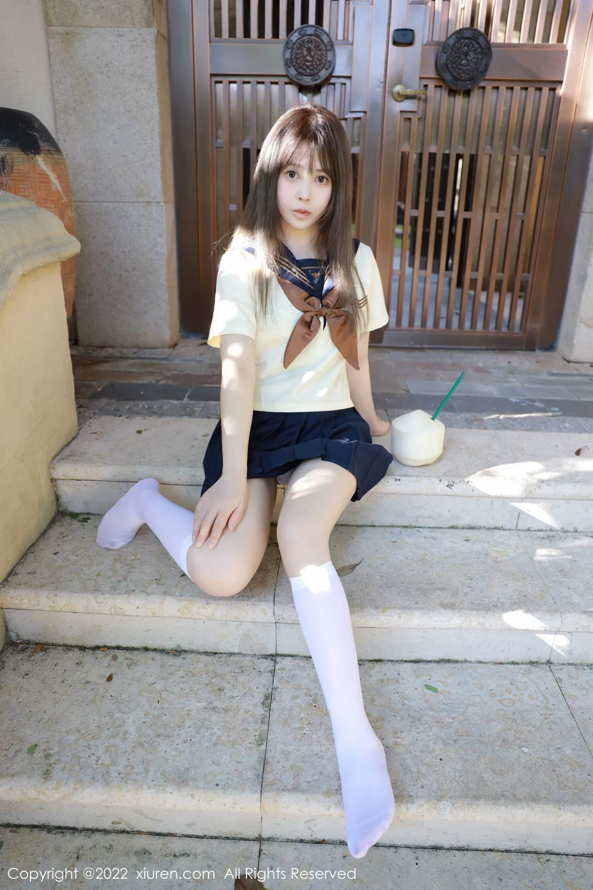 XiuRen第6021期_女神Evelyn艾莉南京旅拍户外性感白色水手服秀完美身材诱惑写真66P