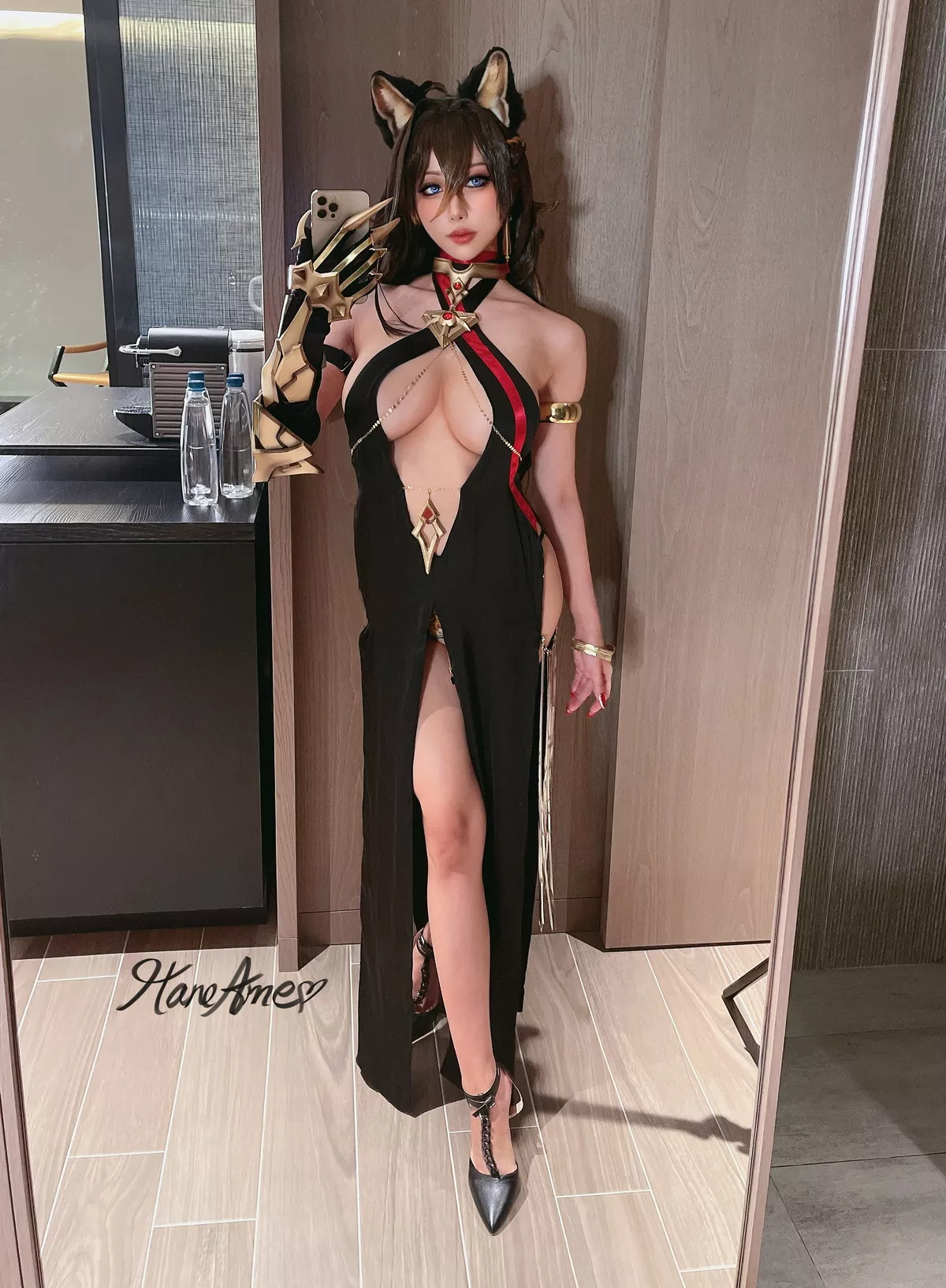 Coser美女雨波_HaneAme德哈雅主题私房性感黑色情趣服饰秀豪乳翘臀诱惑写真36P