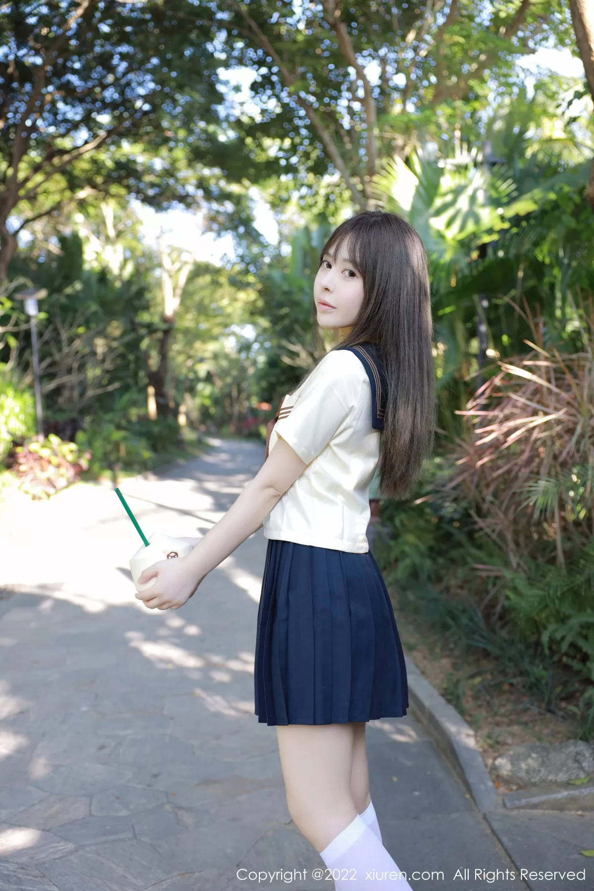 XiuRen第6021期_女神Evelyn艾莉南京旅拍户外性感白色水手服秀完美身材诱惑写真66P