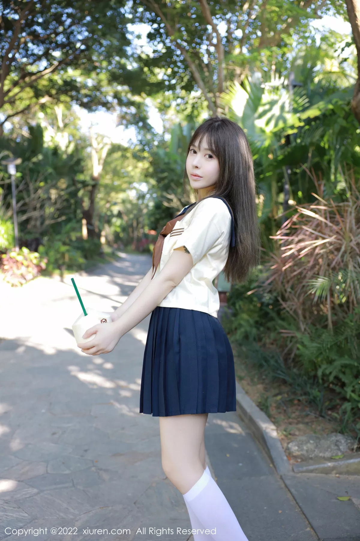 XiuRen第6021期_女神Evelyn艾莉南京旅拍户外性感白色水手服秀完美身材诱惑写真66P