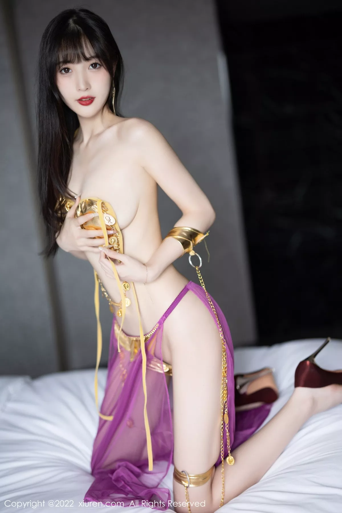 XiuRen第5901期_模特林星阑私房性感红色薄纱配金色比基尼秀曼妙身姿诱惑写真71P