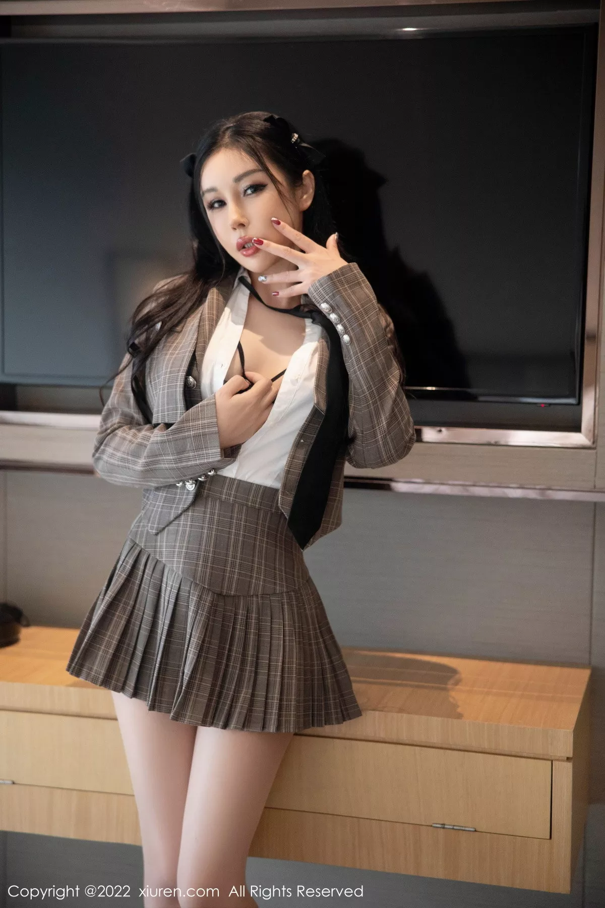 XiuRen第5902期_模特田冰冰私房脱性感制服露黑色情趣内衣秀丰满身材诱惑写真79P