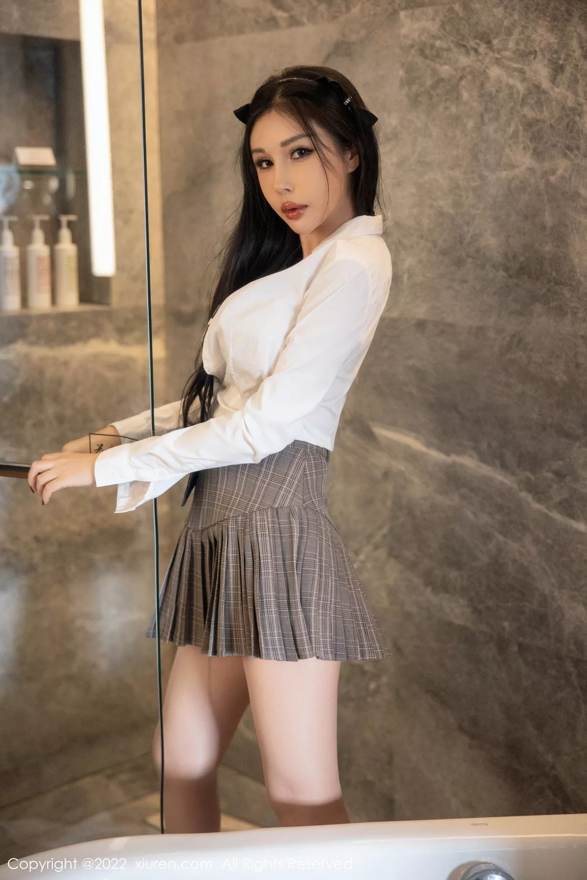 XiuRen第5902期_模特田冰冰私房脱性感制服露黑色情趣内衣秀丰满身材诱惑写真79P