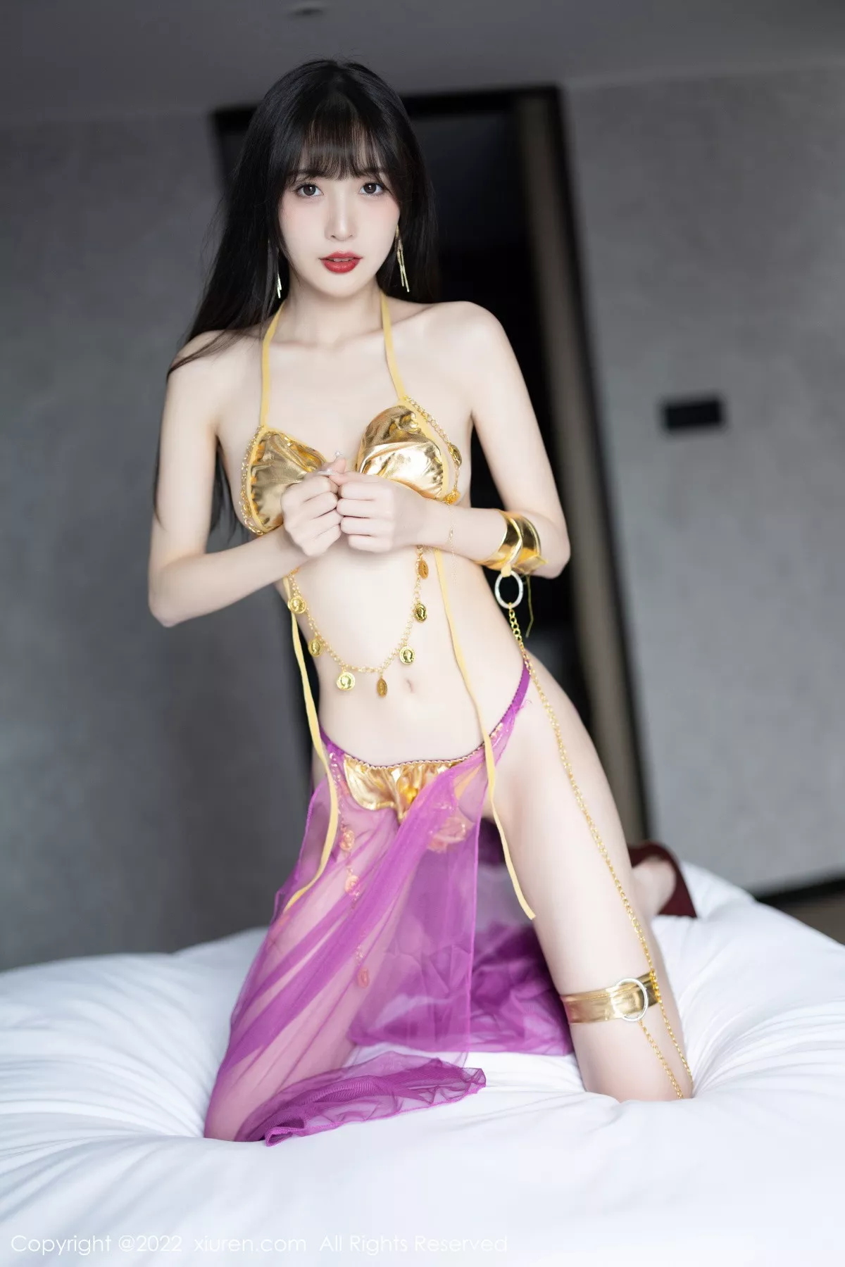 XiuRen第5901期_模特林星阑私房性感红色薄纱配金色比基尼秀曼妙身姿诱惑写真71P