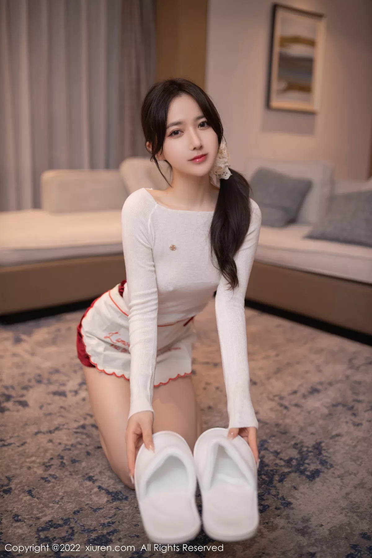XiuRen第5913期_模特鱼子酱Fish白色轻透上衣配性感红短裙露蕾丝内衣诱惑写真80P