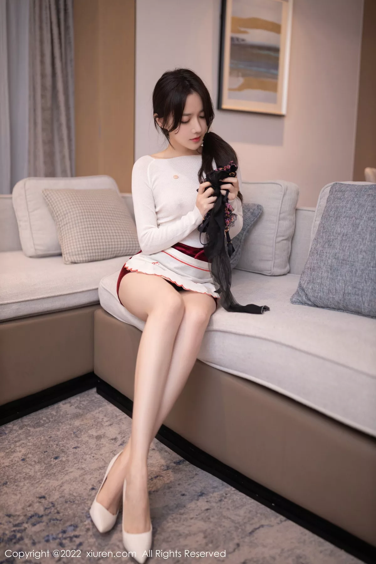 XiuRen第5913期_模特鱼子酱Fish白色轻透上衣配性感红短裙露蕾丝内衣诱惑写真80P
