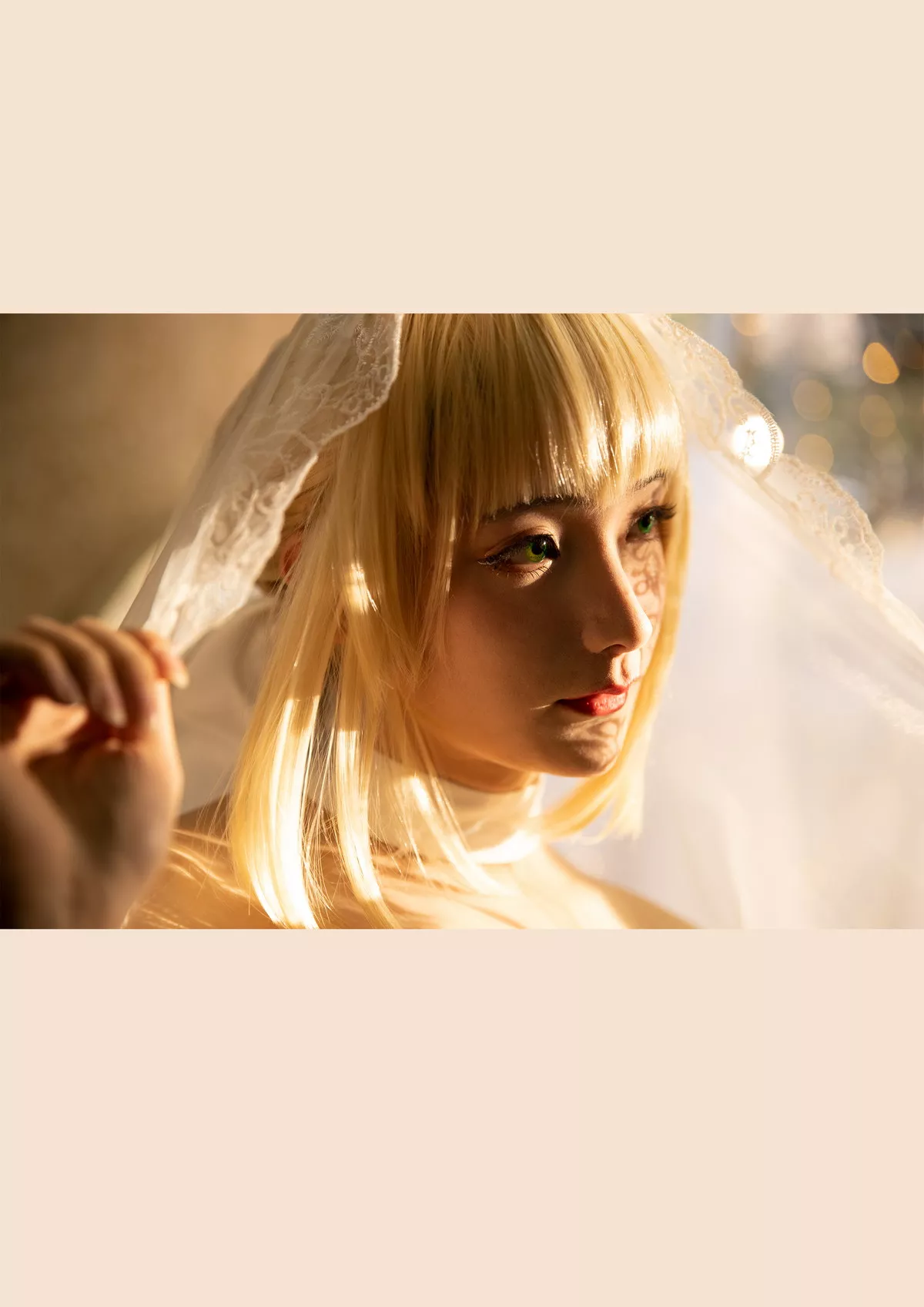网络美女豪歌Saber花嫁主题私房性感白色抹胸连体衣配白丝吊袜秀翘臀诱惑写真45P