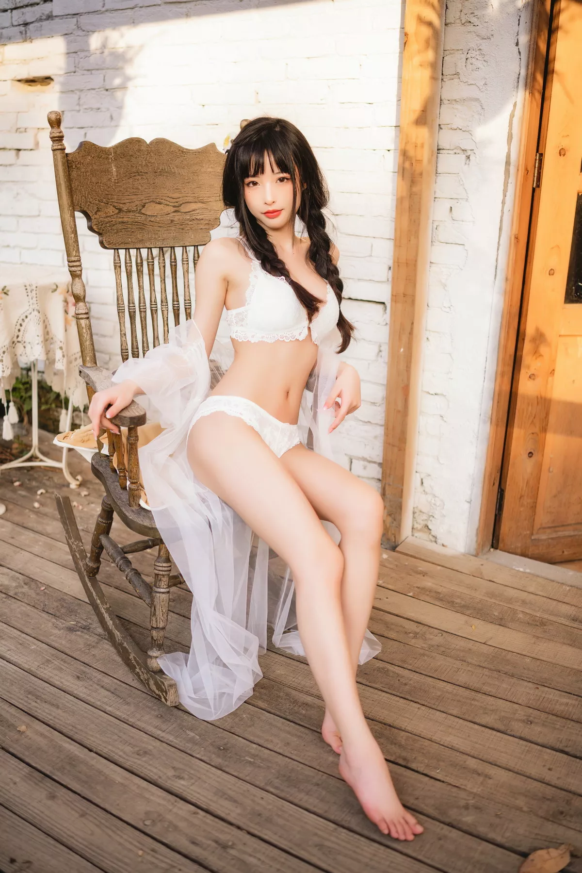性感尤物清水由乃法式内衣主题性感白色薄纱露白色蕾丝内衣配蕾丝吊袜诱惑写真52P