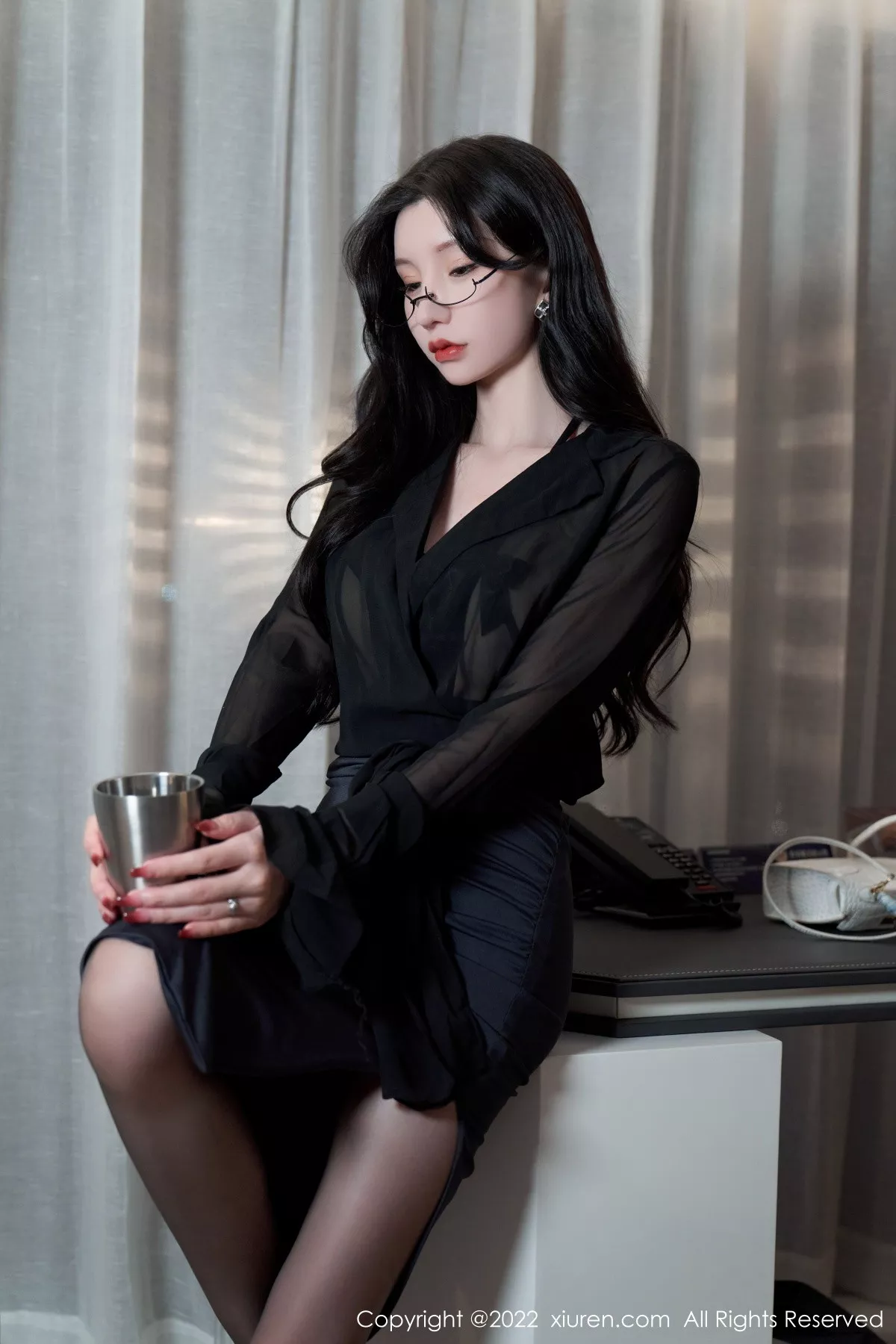 XiuRen第5914期_女神周于希Sally黑色薄纱衣配超薄黑丝半脱秀火辣身材诱惑写真97P