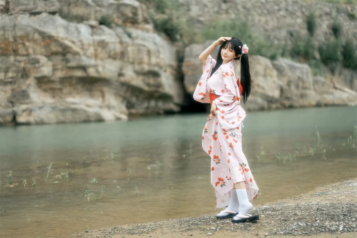 网络美女桜井宁宁和服浴衣主题户外半脱露性感三点式内衣秀豪乳翘臀诱惑写真76P