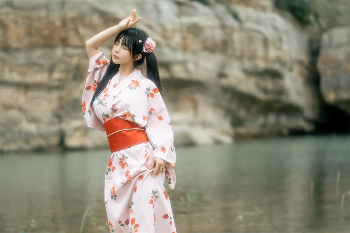 网络美女桜井宁宁和服浴衣主题户外半脱露性感三点式内衣秀豪乳翘臀诱惑写真76P