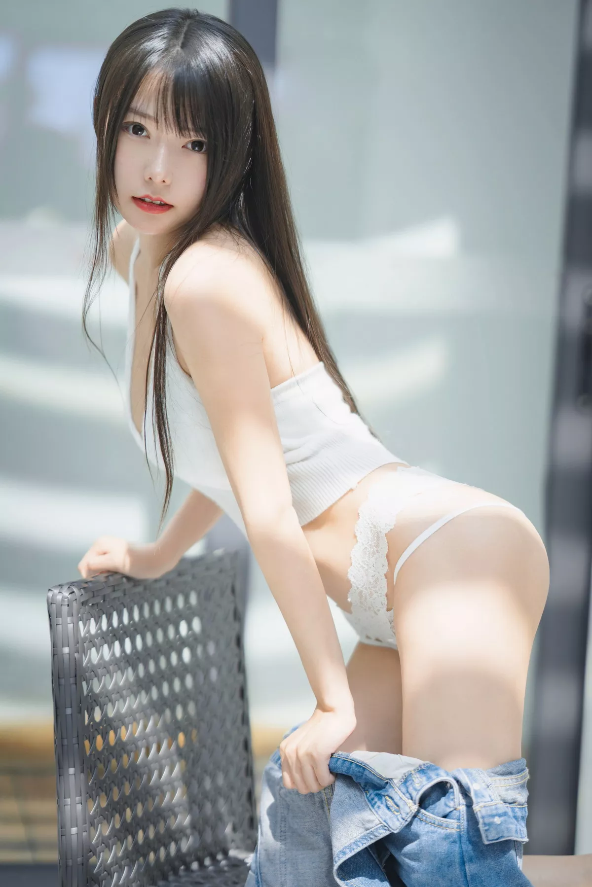 网络美女香草喵露露背心牛仔背带裤主题私房半脱露白色蕾丝内衣迷人诱惑写真55P