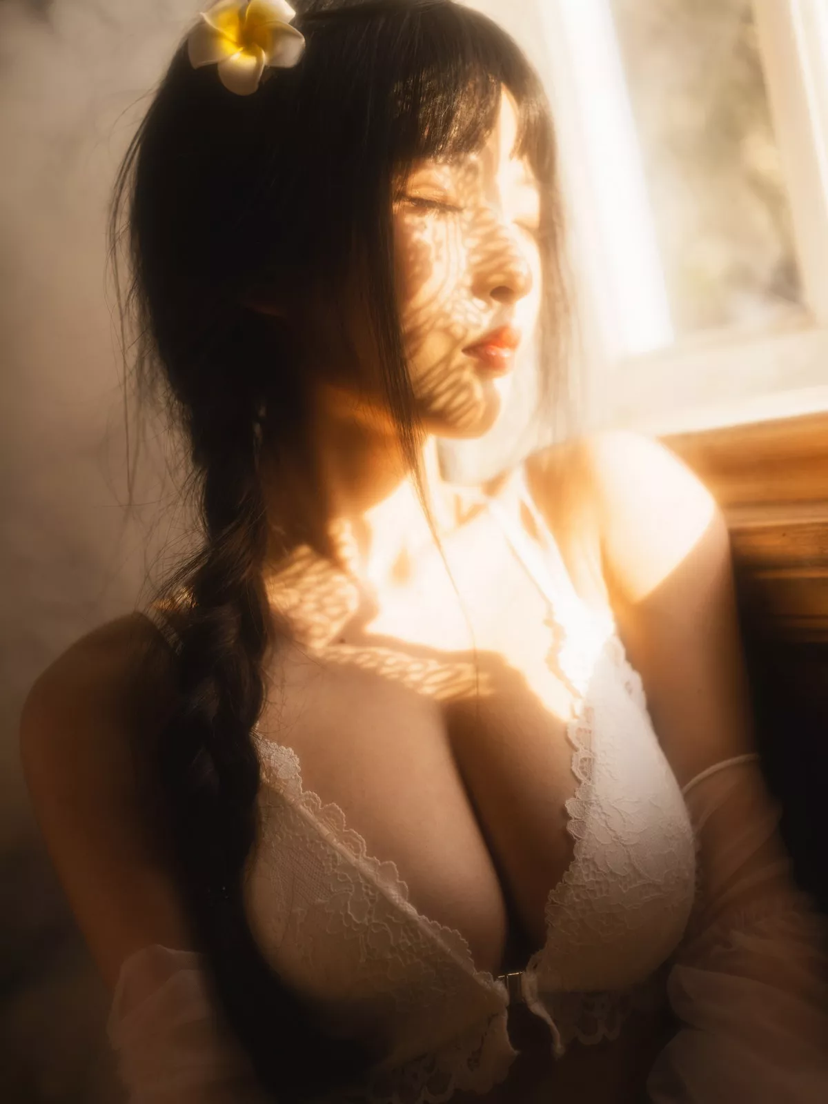 性感尤物清水由乃法式内衣主题性感白色薄纱露白色蕾丝内衣配蕾丝吊袜诱惑写真52P