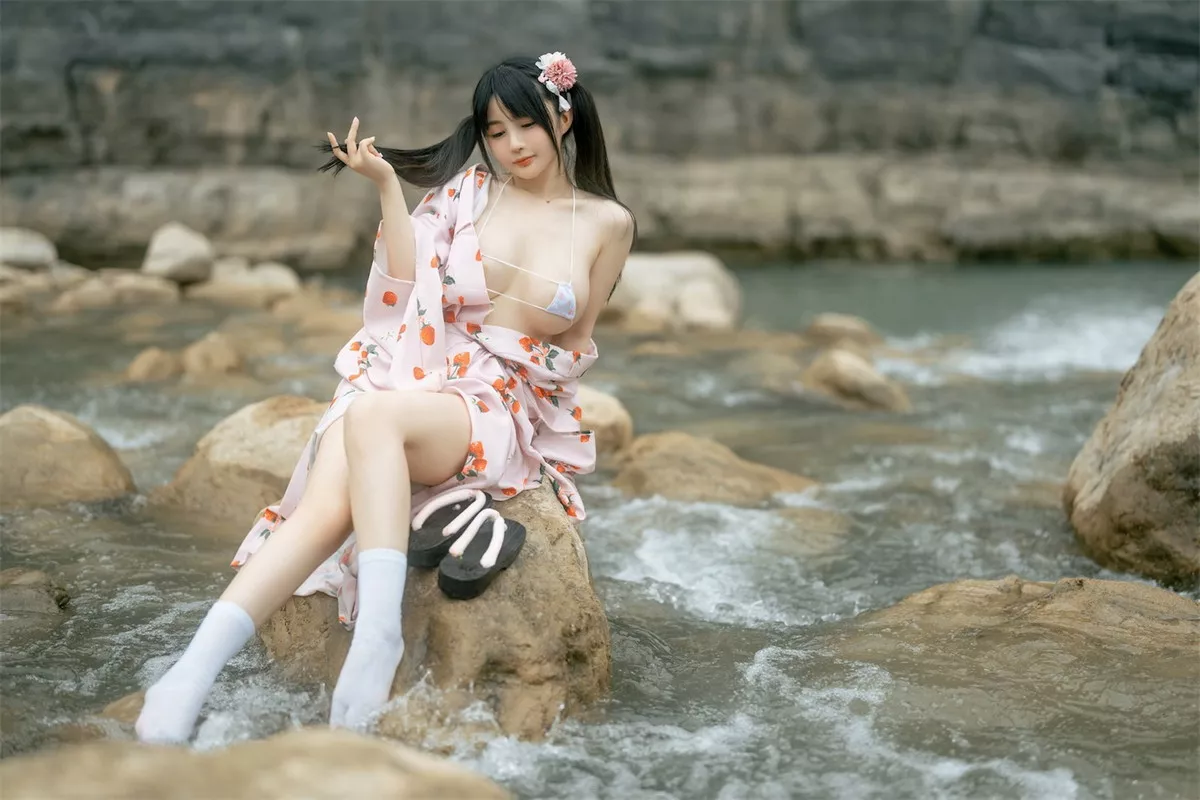 网络美女桜井宁宁和服浴衣主题户外半脱露性感三点式内衣秀豪乳翘臀诱惑写真76P