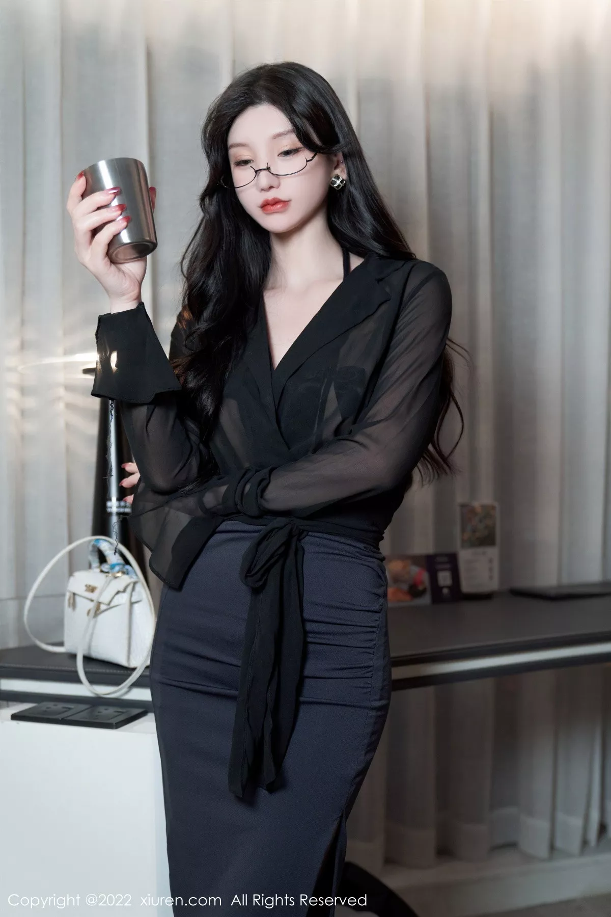 XiuRen第5914期_女神周于希Sally黑色薄纱衣配超薄黑丝半脱秀火辣身材诱惑写真97P