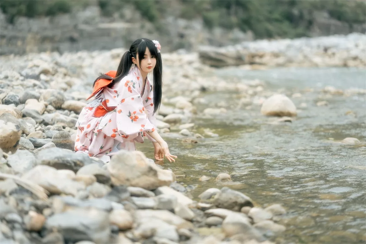 网络美女桜井宁宁和服浴衣主题户外半脱露性感三点式内衣秀豪乳翘臀诱惑写真76P