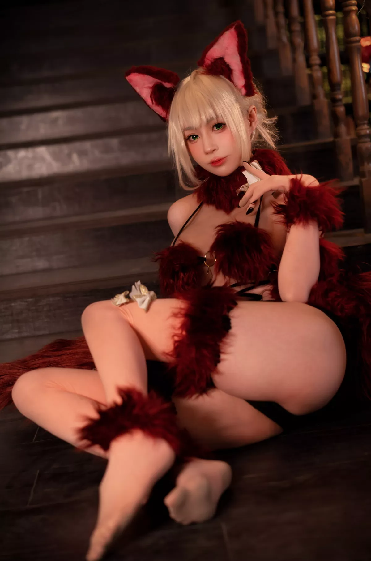 网络美女西园寺南歌野兽尼禄主题私房性感绒毛内衣秀惹火身材撩人诱惑写真27P
