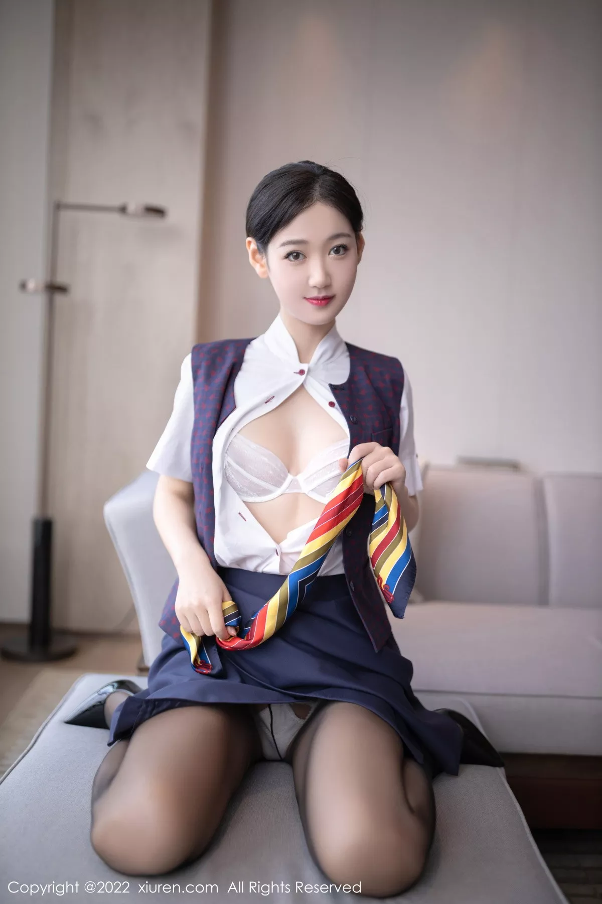 XiuRen第5922期_模特唐安琪北京旅拍国航空姐角色半脱制服露蕾丝内衣诱惑写真79P