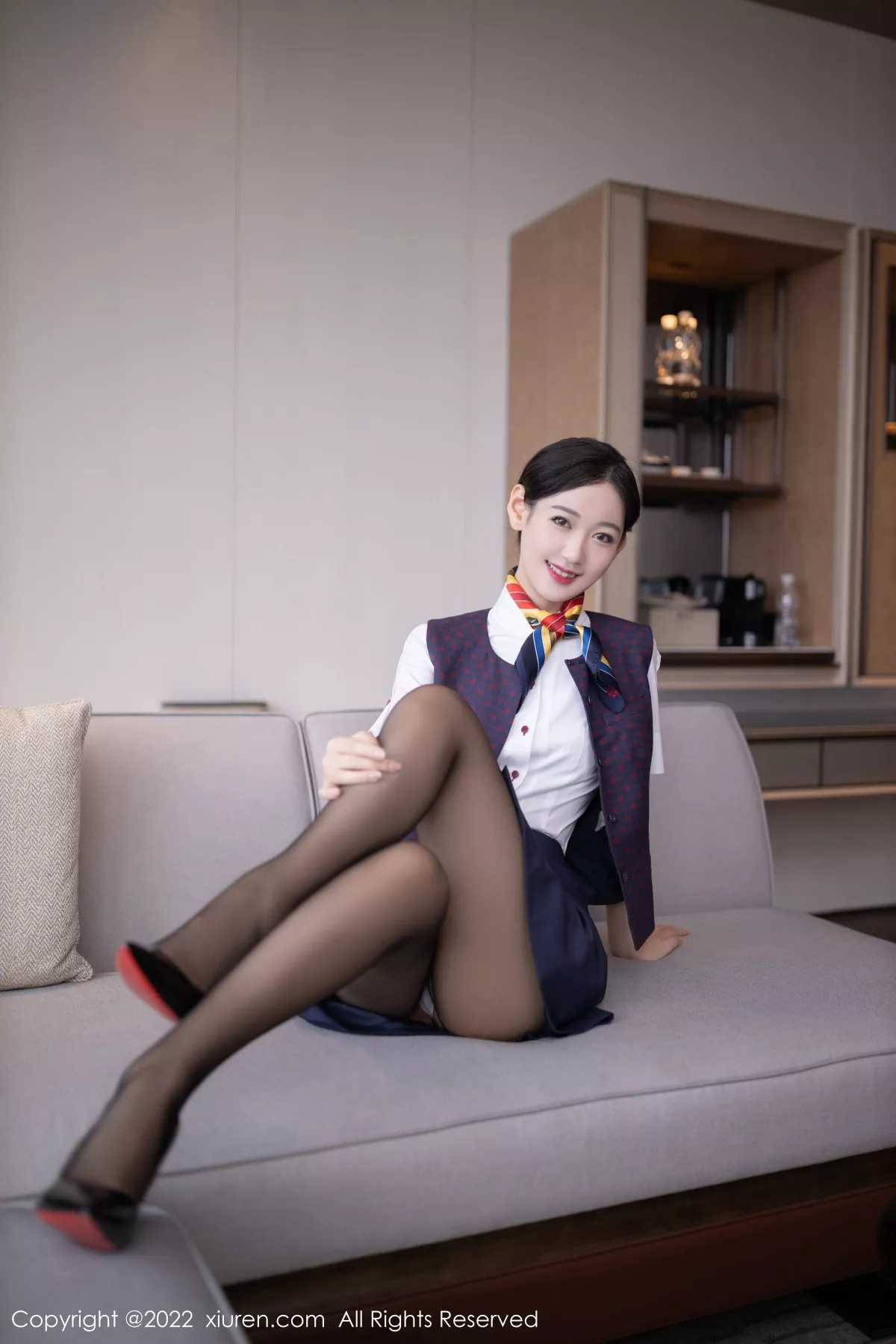 XiuRen第5922期_模特唐安琪北京旅拍国航空姐角色半脱制服露蕾丝内衣诱惑写真79P