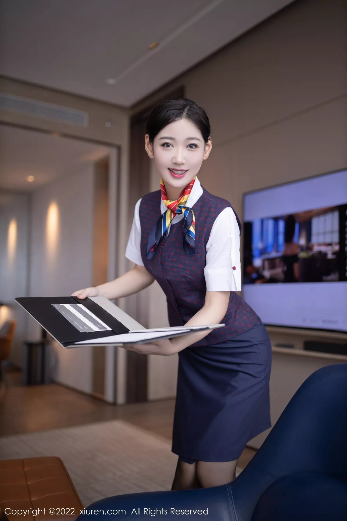 XiuRen第5922期_模特唐安琪北京旅拍国航空姐角色半脱制服露蕾丝内衣诱惑写真79P