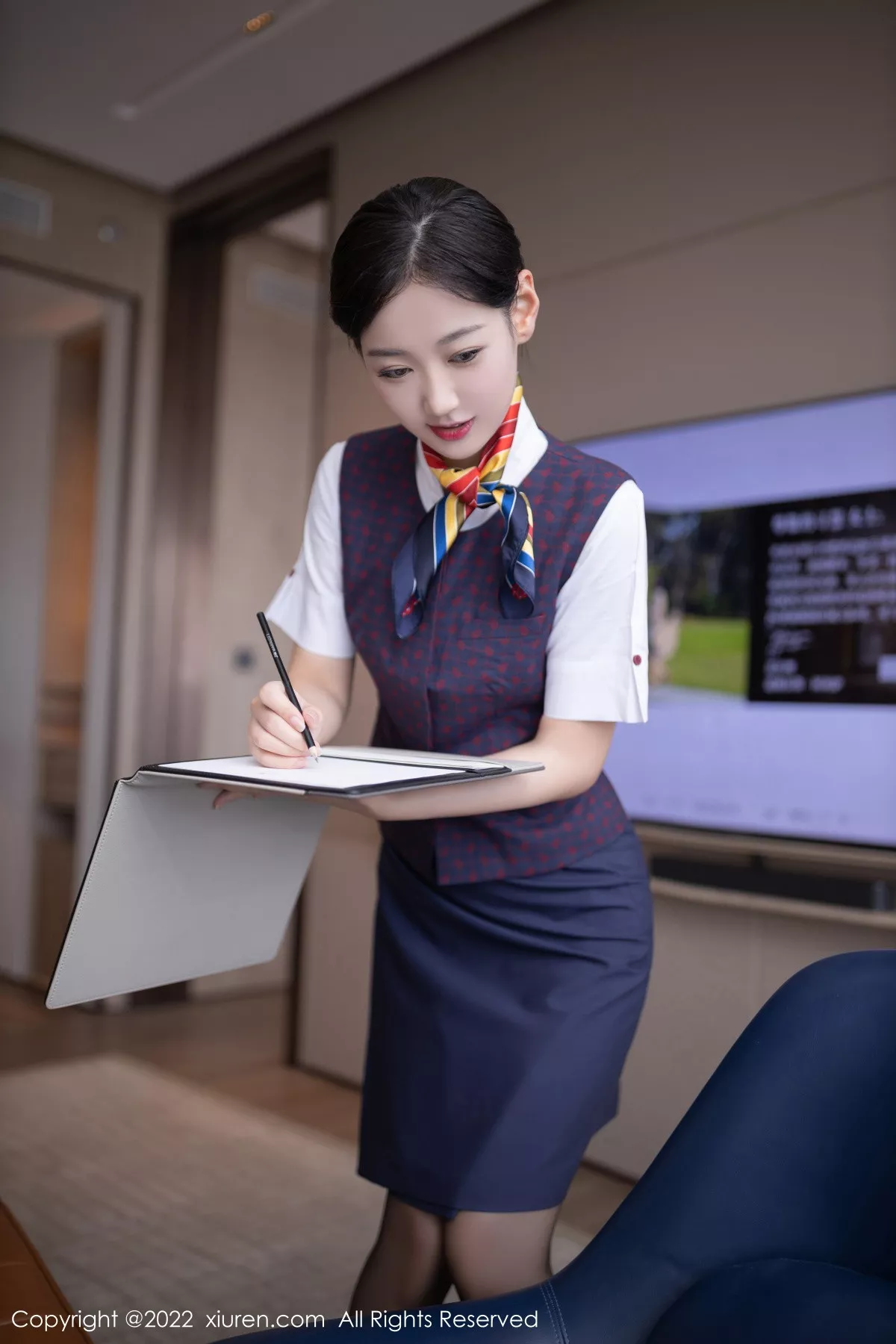XiuRen第5922期_模特唐安琪北京旅拍国航空姐角色半脱制服露蕾丝内衣诱惑写真79P