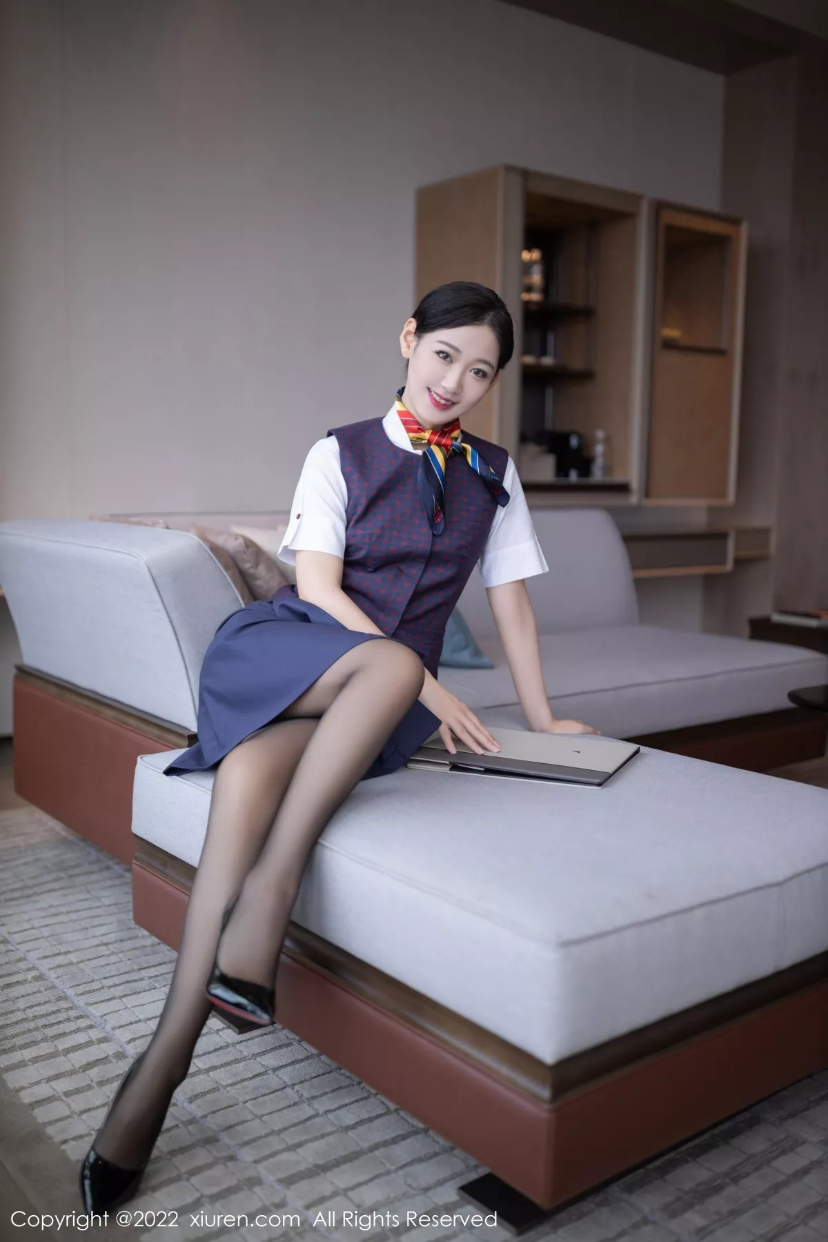 XiuRen第5922期_模特唐安琪北京旅拍国航空姐角色半脱制服露蕾丝内衣诱惑写真79P