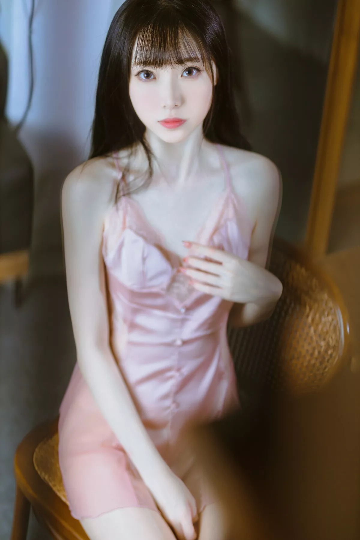 网络美女许岚LAN半透粉纱主题私房性感粉色吊带睡裙秀白嫩美腿迷人写真40P