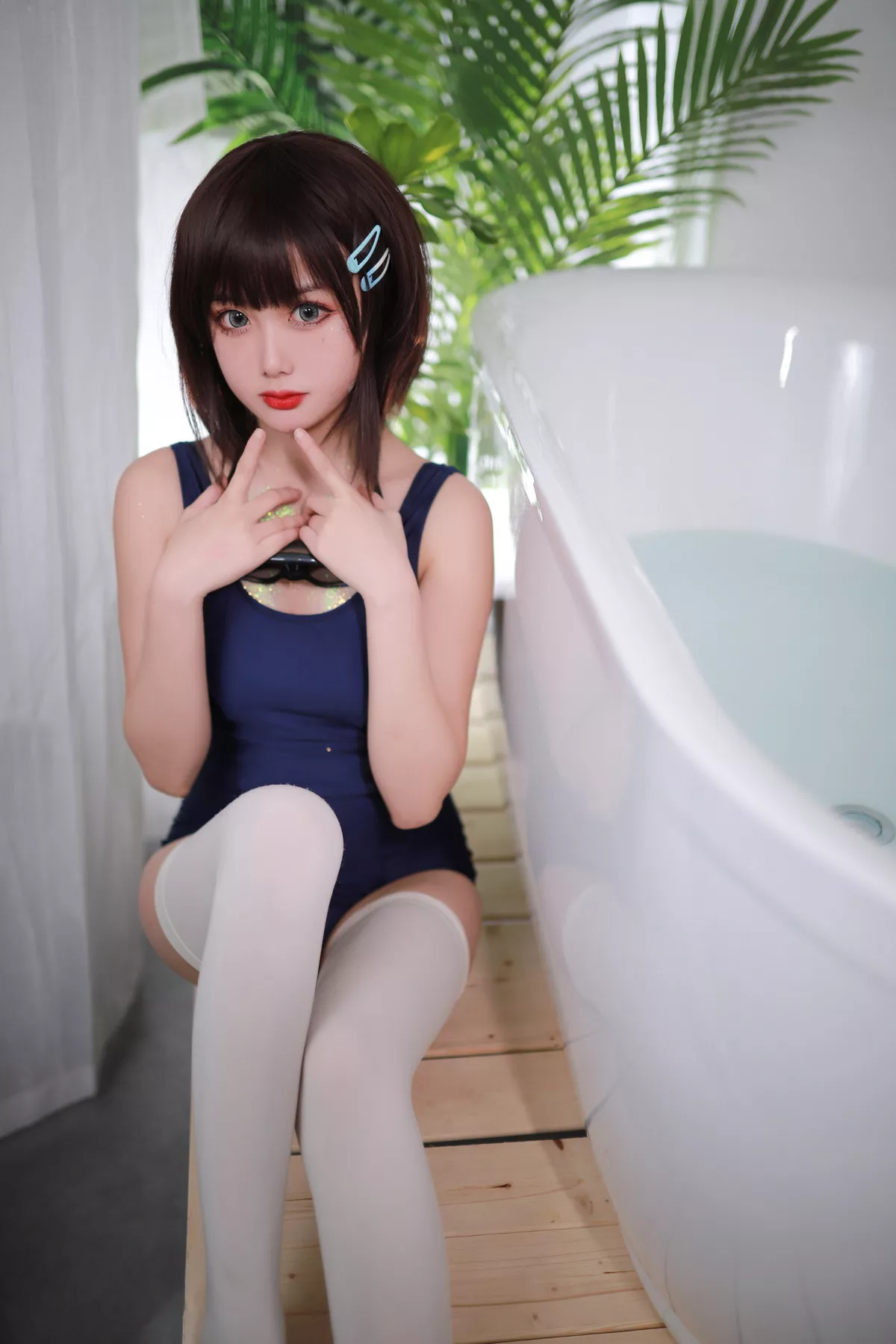 网络美女您的蛋蛋夏日泳装主题私房浴缸性感死库水泳衣湿身秀苗条身材诱惑写真40P