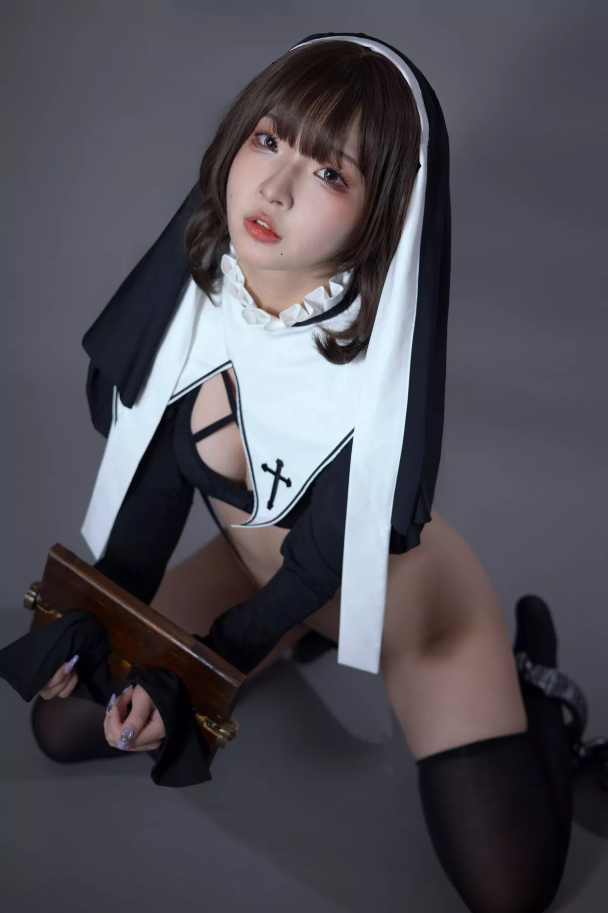 网络美女yuuhui玉汇罪罚修女主题性感情趣修女服饰露黑色丁字裤秀翘臀诱惑写真95P