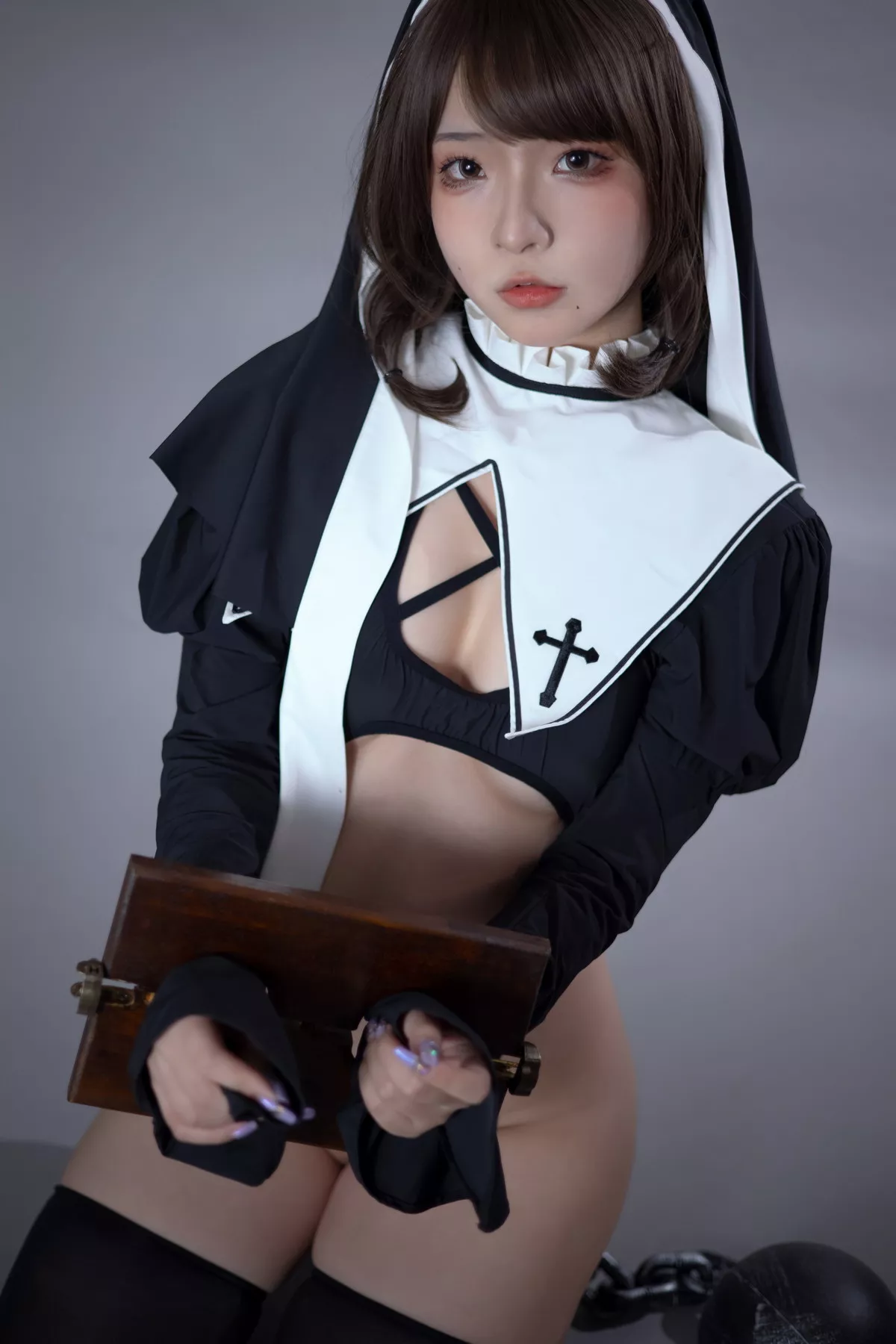 网络美女yuuhui玉汇罪罚修女主题性感情趣修女服饰露黑色丁字裤秀翘臀诱惑写真95P