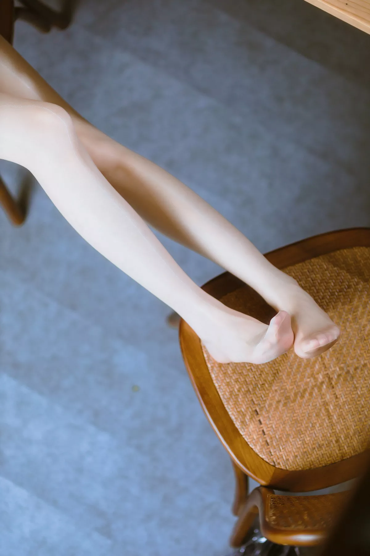 网络美女许岚LAN半透粉纱主题私房性感粉色吊带睡裙秀白嫩美腿迷人写真40P