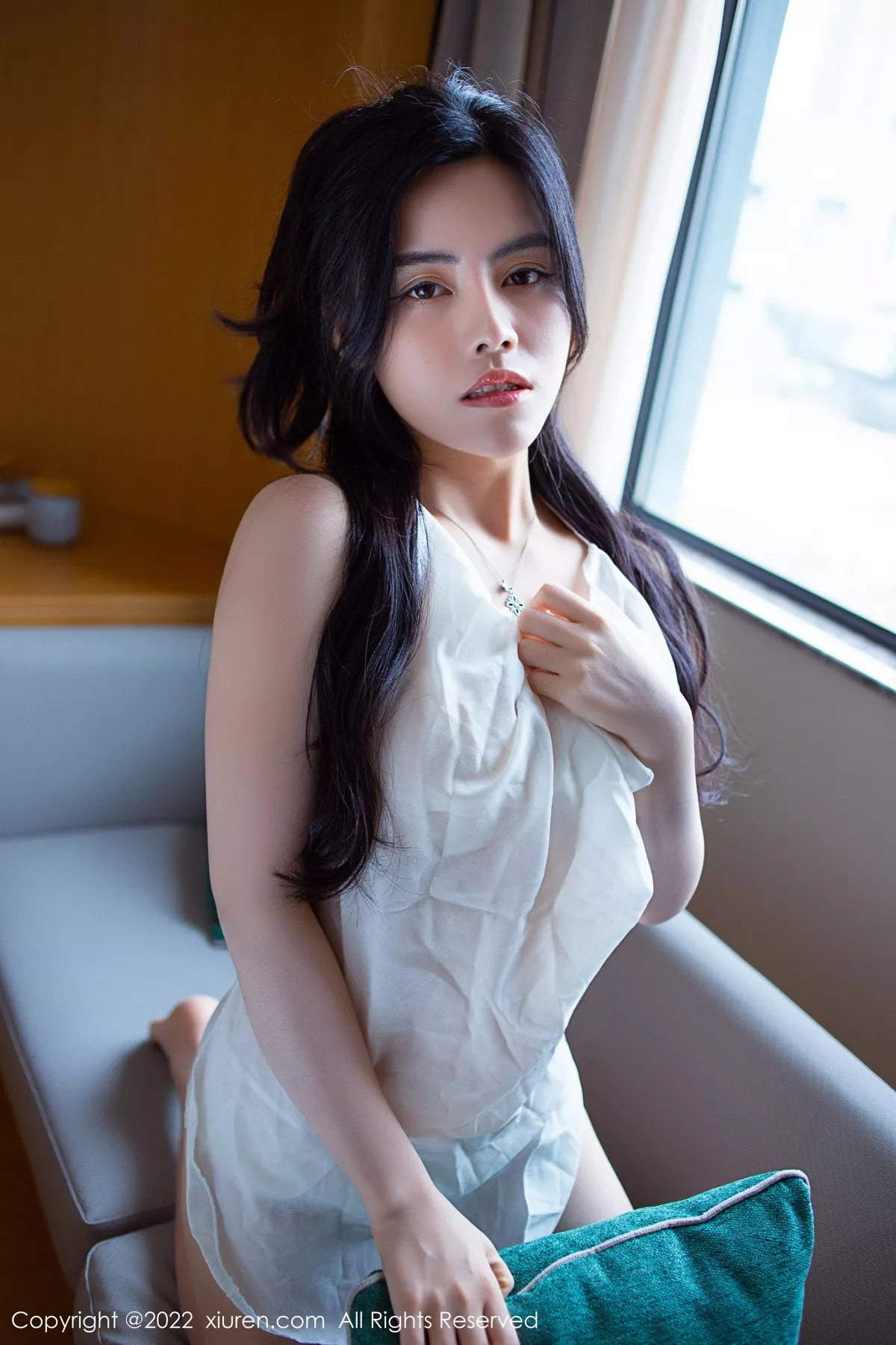 XiuRen第5929期_模特白甜私房多套服饰性感白色真空系列秀完美身材迷人诱惑写真94P