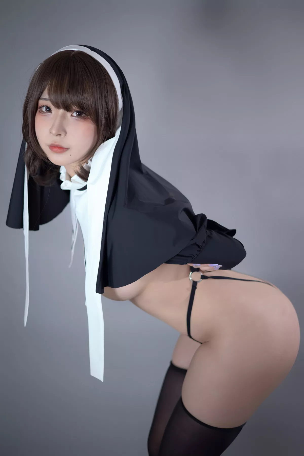 网络美女yuuhui玉汇罪罚修女主题性感情趣修女服饰露黑色丁字裤秀翘臀诱惑写真95P
