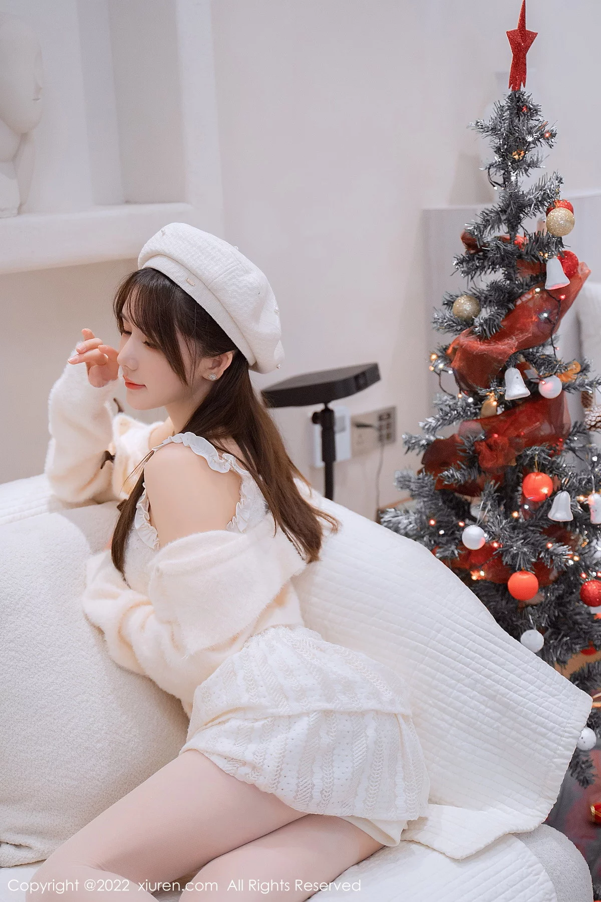 XiuRen第6025期_模特婠婠么性感白色毛线上衣配白短裙秀曼妙身姿完美诱惑写真68P