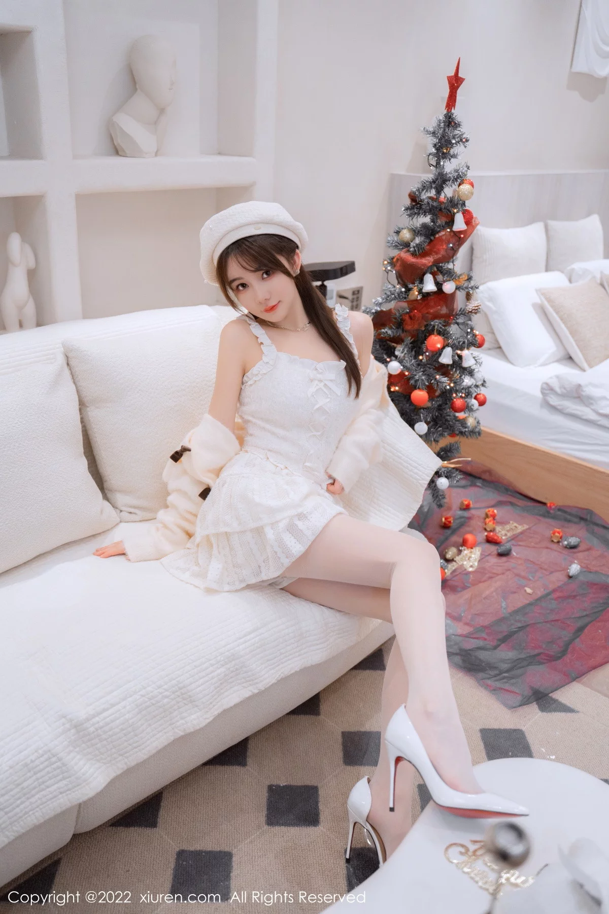 XiuRen第6025期_模特婠婠么性感白色毛线上衣配白短裙秀曼妙身姿完美诱惑写真68P