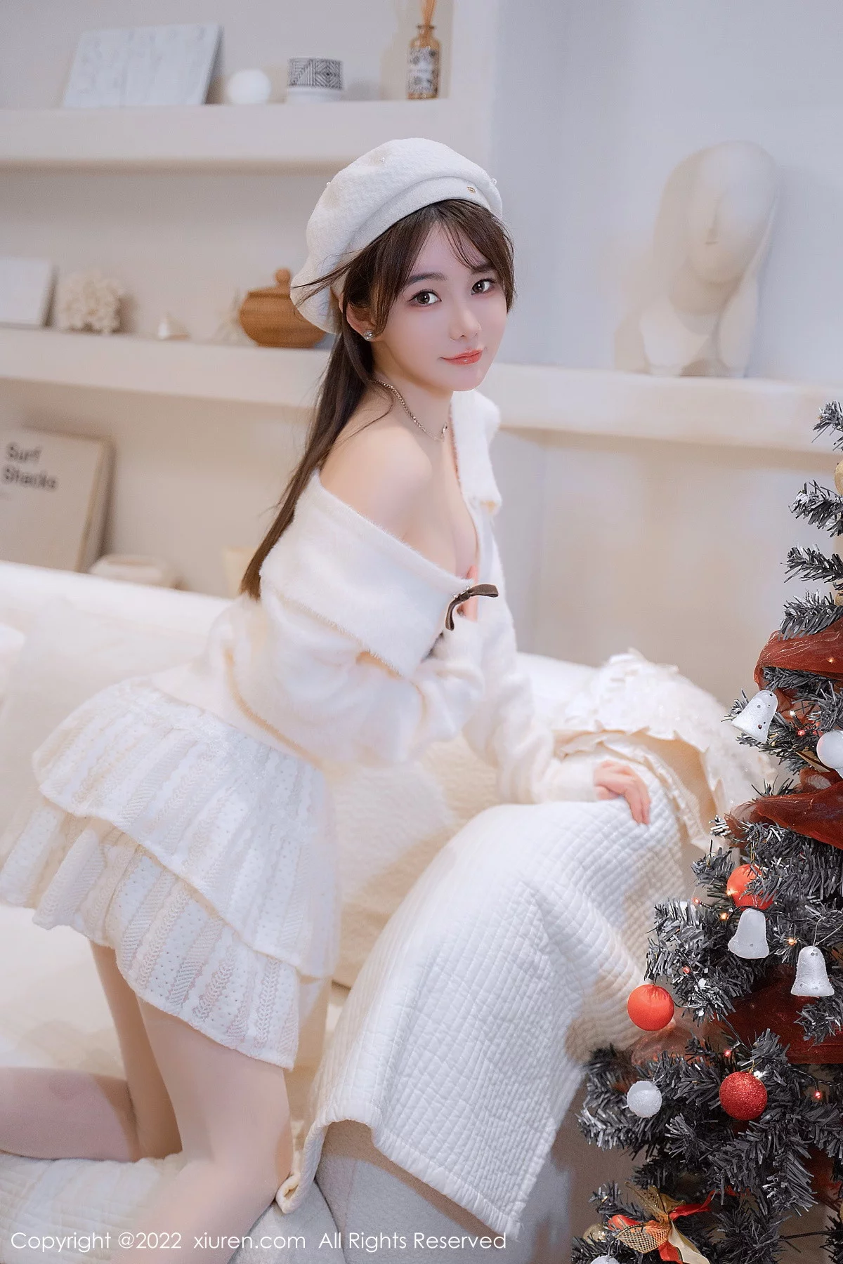 XiuRen第6025期_模特婠婠么性感白色毛线上衣配白短裙秀曼妙身姿完美诱惑写真68P