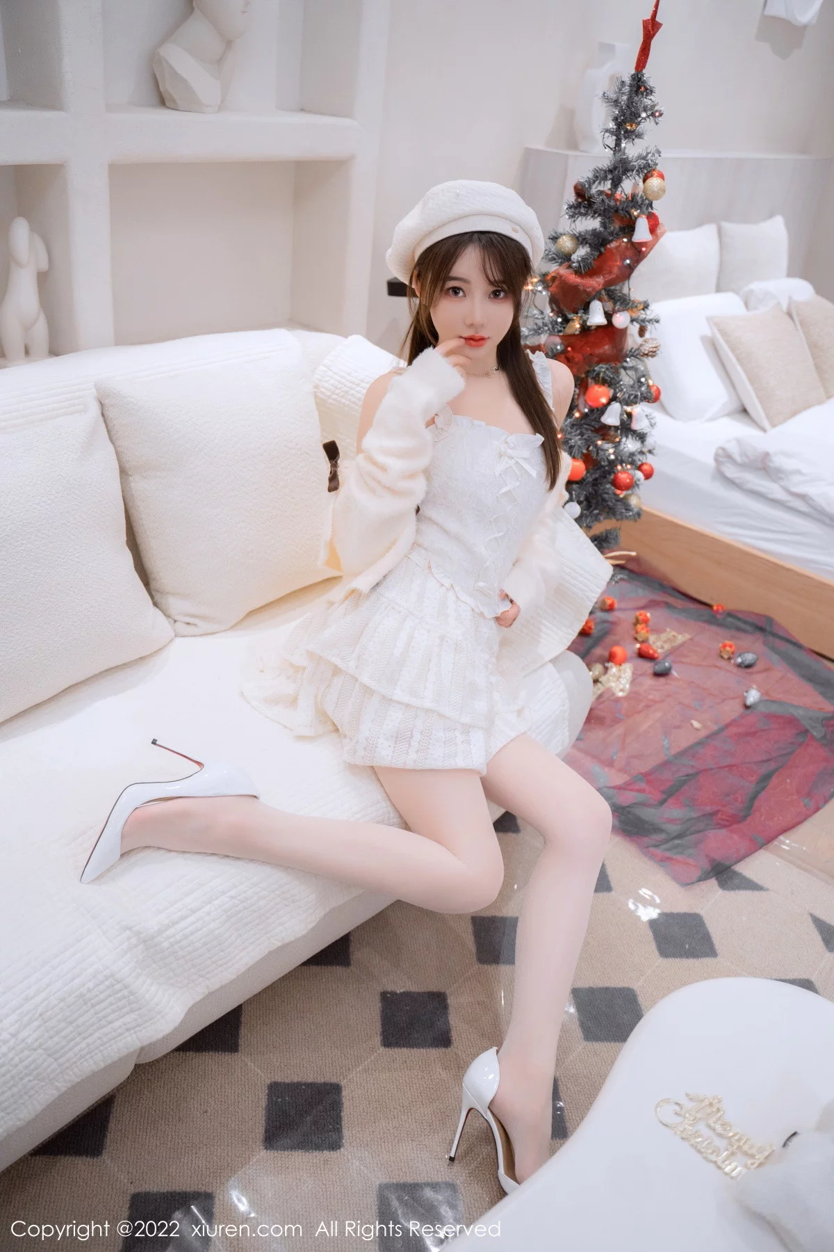 XiuRen第6025期_模特婠婠么性感白色毛线上衣配白短裙秀曼妙身姿完美诱惑写真68P