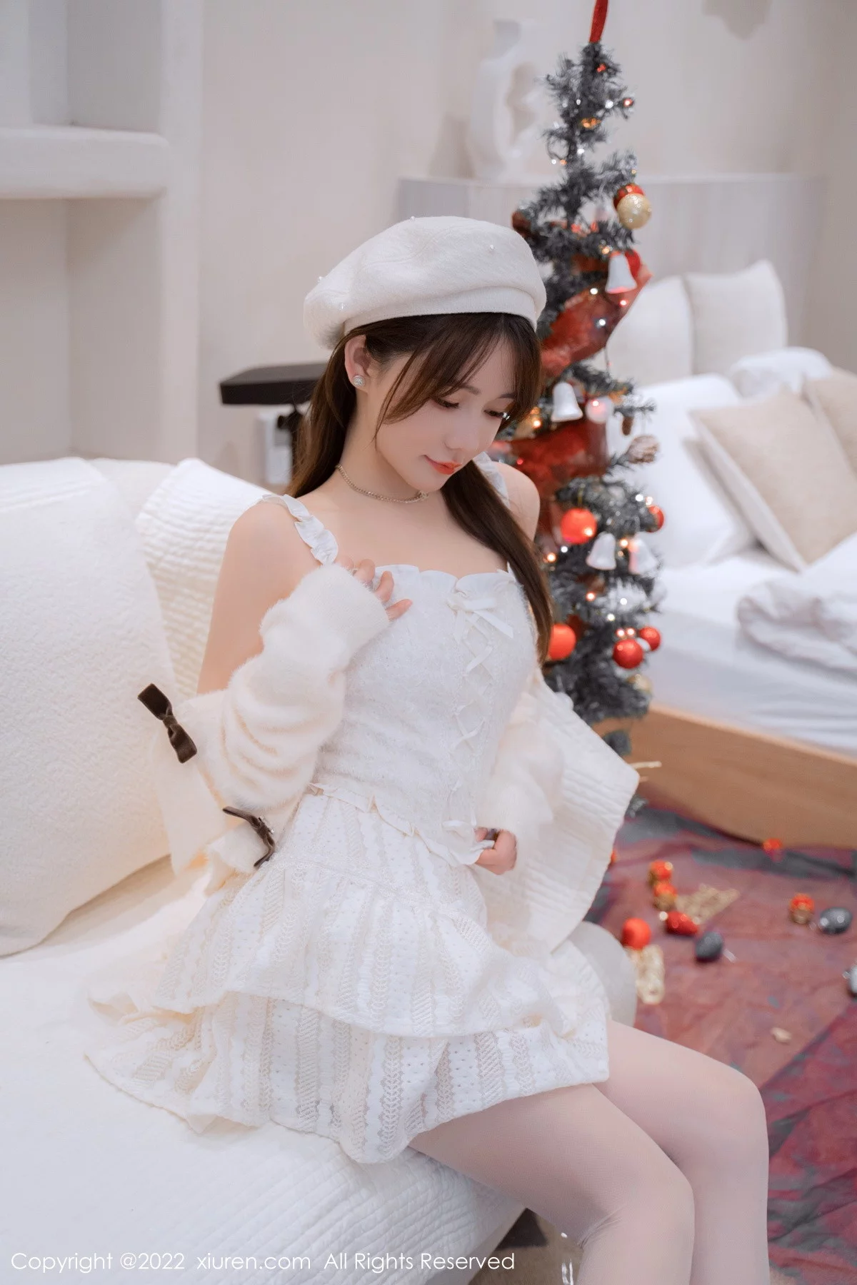 XiuRen第6025期_模特婠婠么性感白色毛线上衣配白短裙秀曼妙身姿完美诱惑写真68P