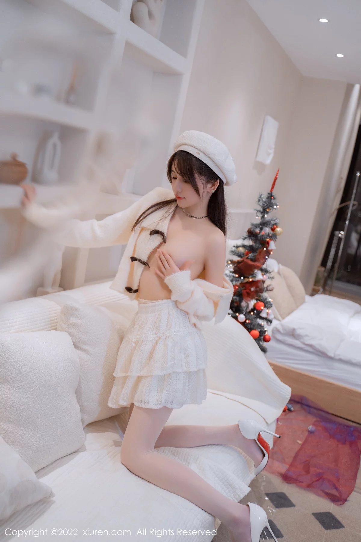 XiuRen第6025期_模特婠婠么性感白色毛线上衣配白短裙秀曼妙身姿完美诱惑写真68P