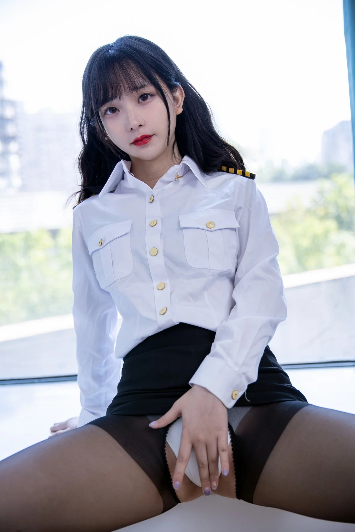 网络美女豪歌制服授课的诱惑主题黑色海军制服配开档黑丝秀翘臀美腿诱惑写真41P