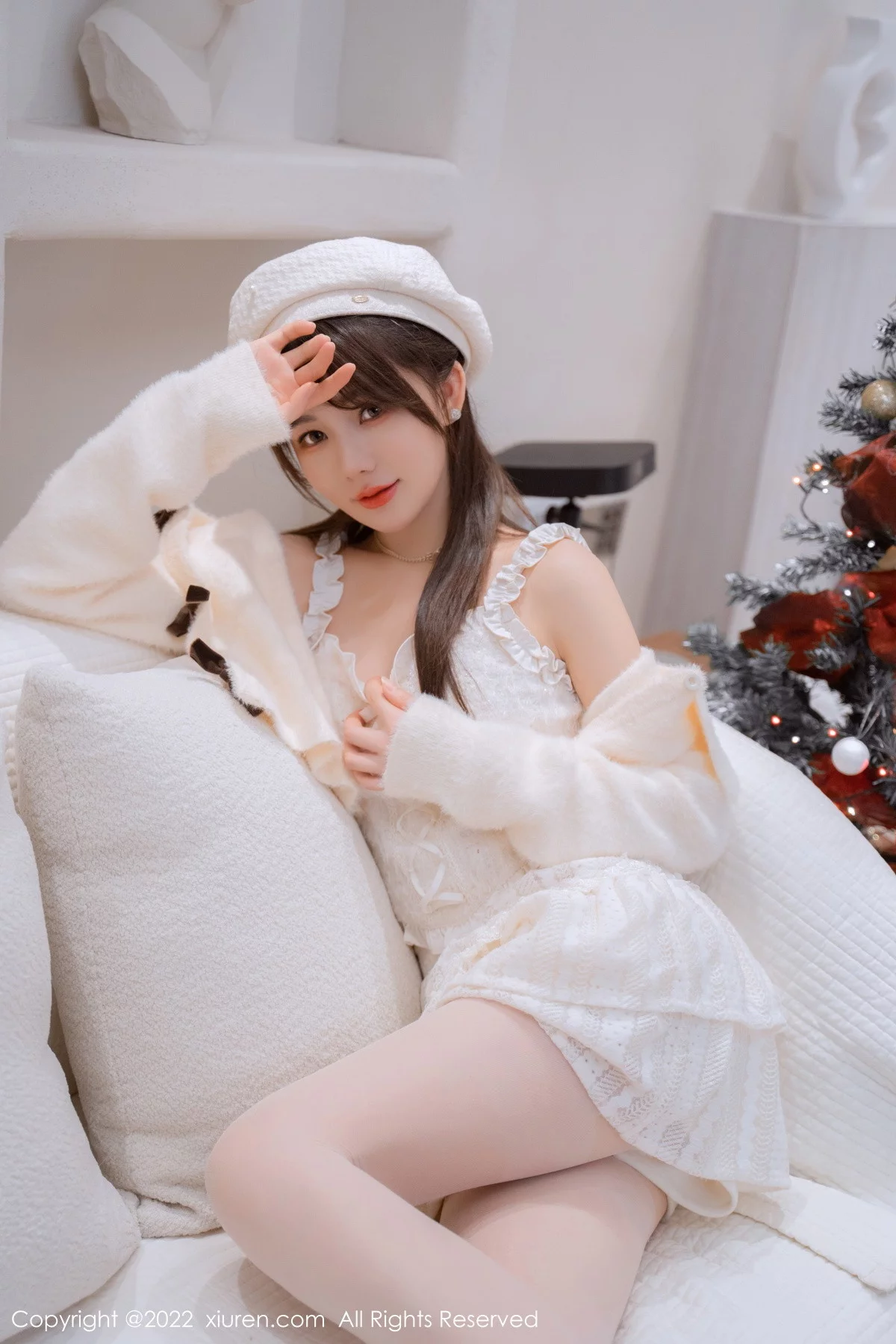 XiuRen第6025期_模特婠婠么性感白色毛线上衣配白短裙秀曼妙身姿完美诱惑写真68P