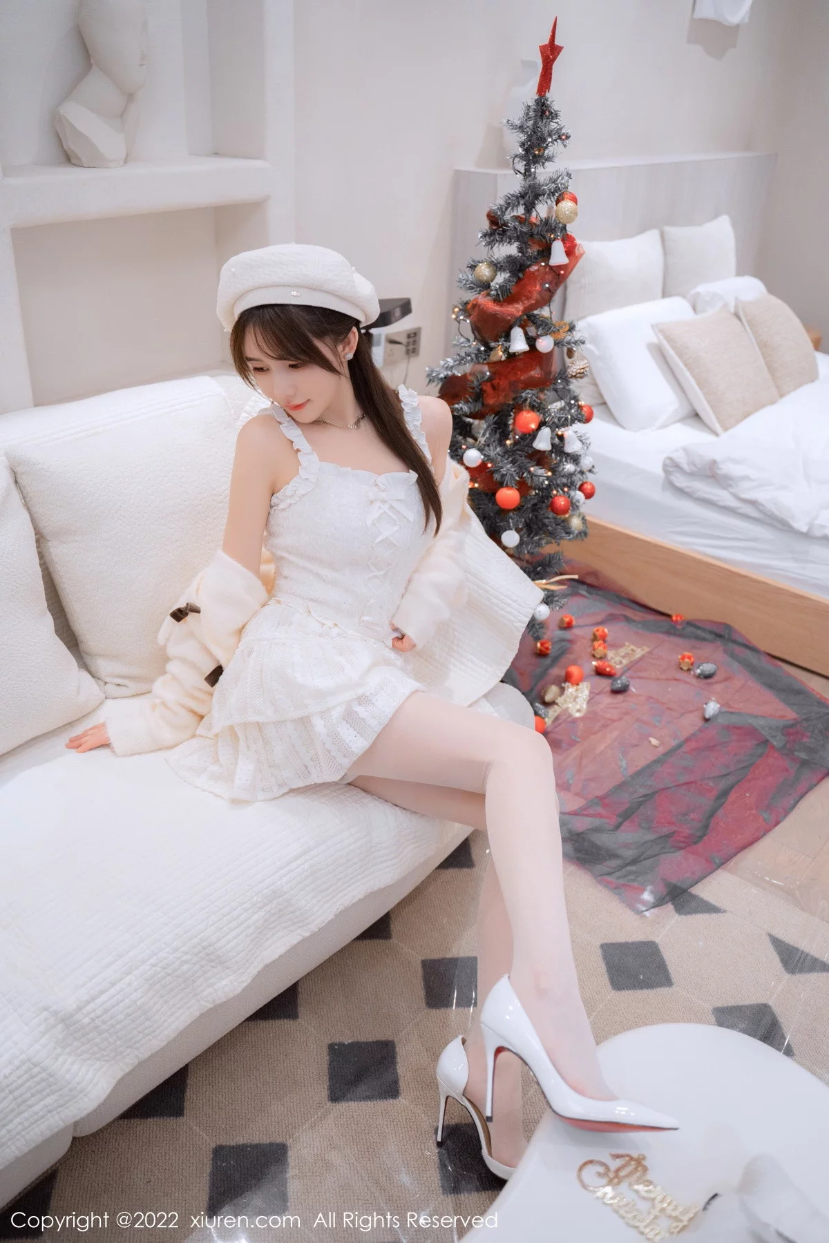 XiuRen第6025期_模特婠婠么性感白色毛线上衣配白短裙秀曼妙身姿完美诱惑写真68P
