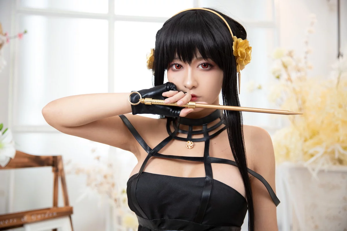 动漫博主洛璃LoLiSAMA约尔同人主题私房黑色情趣内衣露豪乳黑桃遮点诱惑写真96P