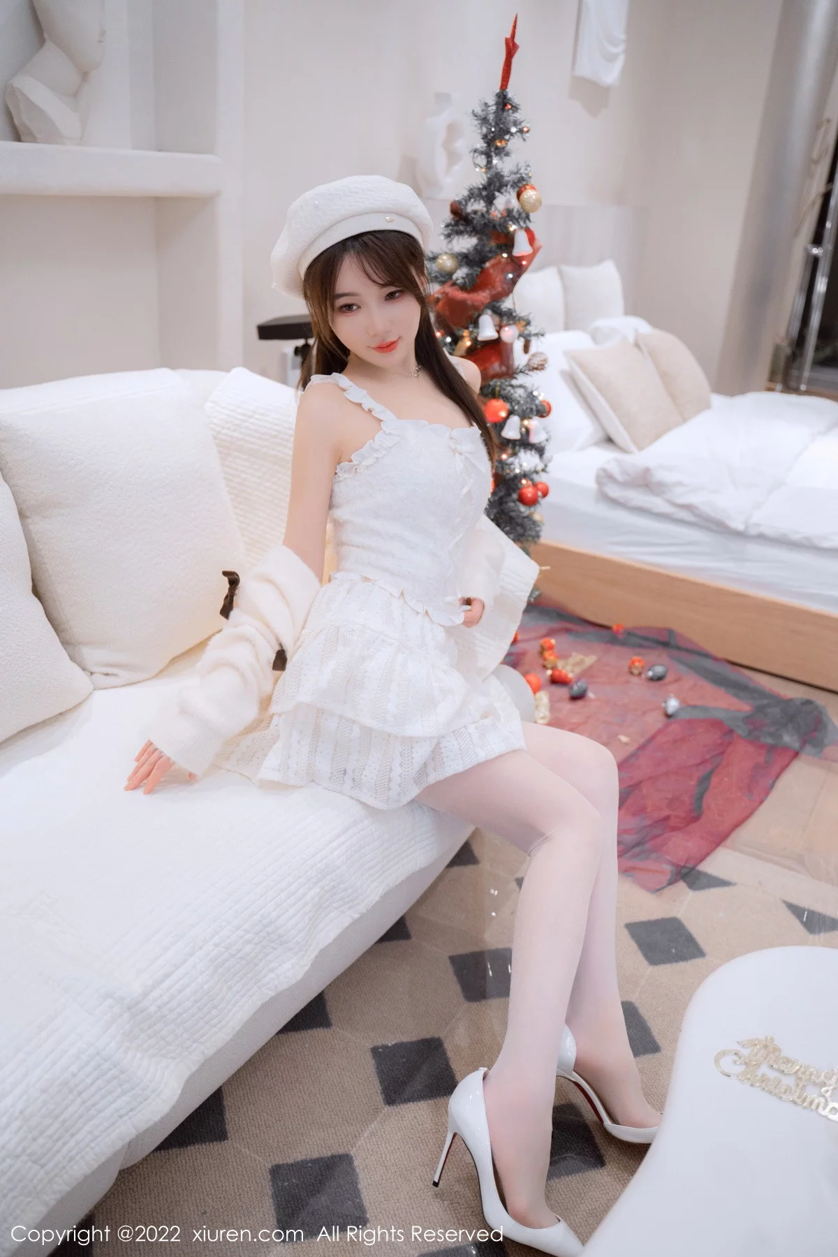 XiuRen第6025期_模特婠婠么性感白色毛线上衣配白短裙秀曼妙身姿完美诱惑写真68P
