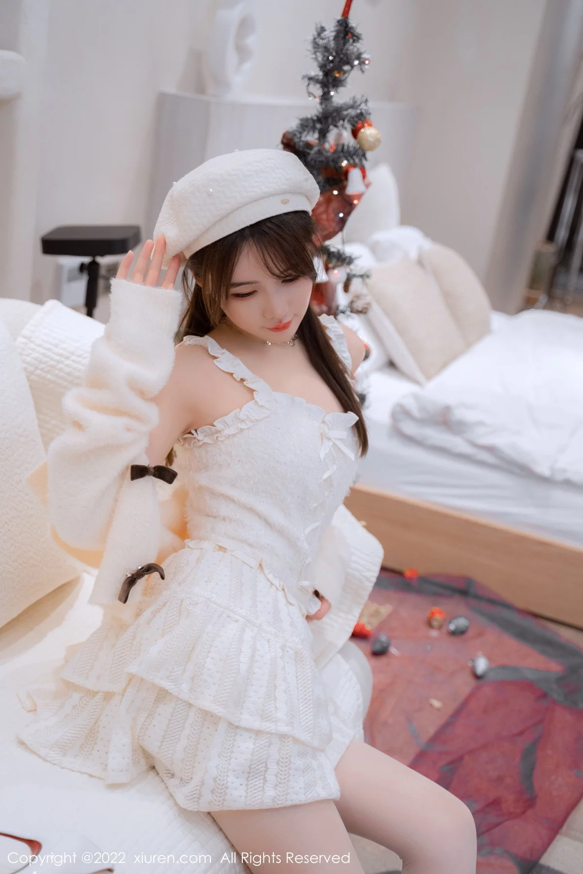 XiuRen第6025期_模特婠婠么性感白色毛线上衣配白短裙秀曼妙身姿完美诱惑写真68P