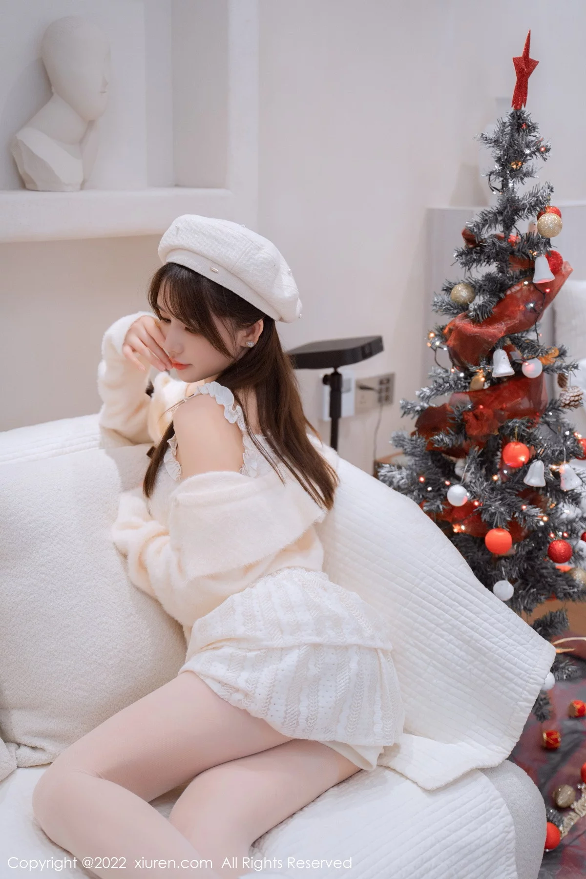 XiuRen第6025期_模特婠婠么性感白色毛线上衣配白短裙秀曼妙身姿完美诱惑写真68P