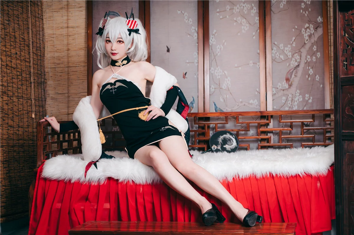 Coser美女桃墨吸血鬼旗袍主题私房性感黑色超短旗袍秀白嫩肌肤迷人诱惑写真40P