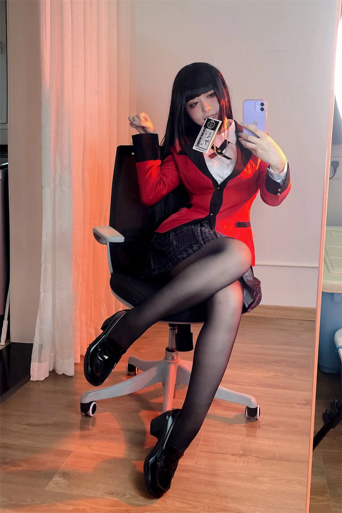 网络美女索索半半子梦子主题性感红色外套配黑短裙露超薄黑丝秀美腿诱惑写真48P