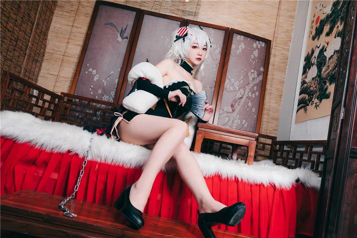 Coser美女桃墨吸血鬼旗袍主题私房性感黑色超短旗袍秀白嫩肌肤迷人诱惑写真40P